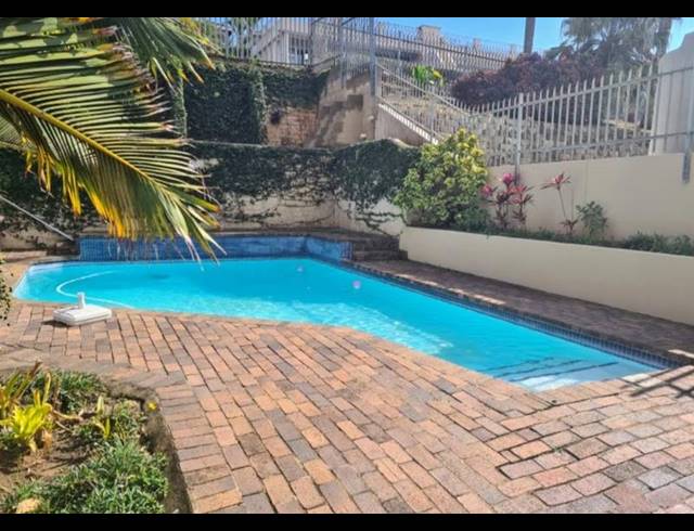 2 BEDROOM APARTMENT FOR SALE IN MANABA BEACH